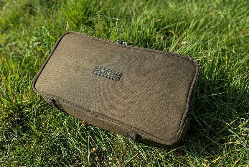 Avid Pouzdro Compound Large Pouch